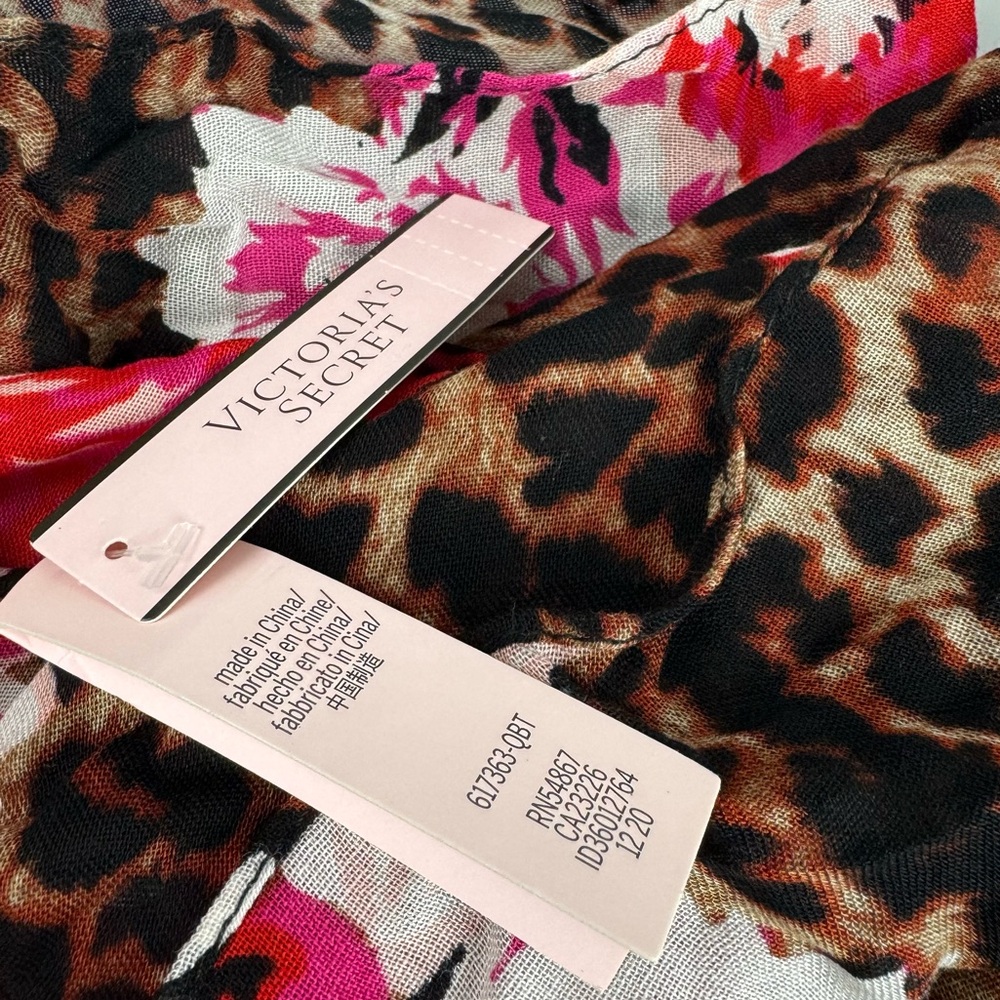 Victorias Secret Scarf Wrap‎ Cheetah Leopard Print Floral Roses Lightweight Knit - Picture 2 of 5